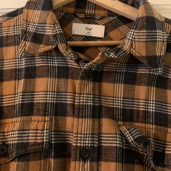 Aritzia TNA oversized plaid button down flannel shirt. Size XS. - Picture 2 of 5